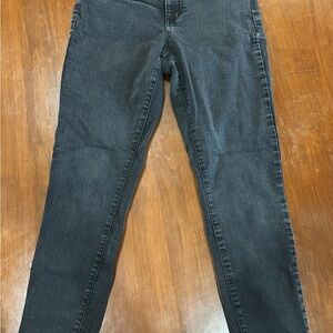 1822 Denim Women's Dark Gray/Black Skinny Jeans